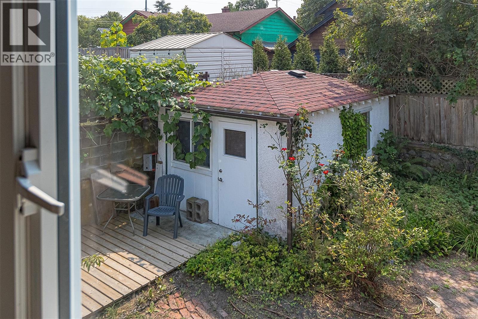 1467 Bay St - Image 20