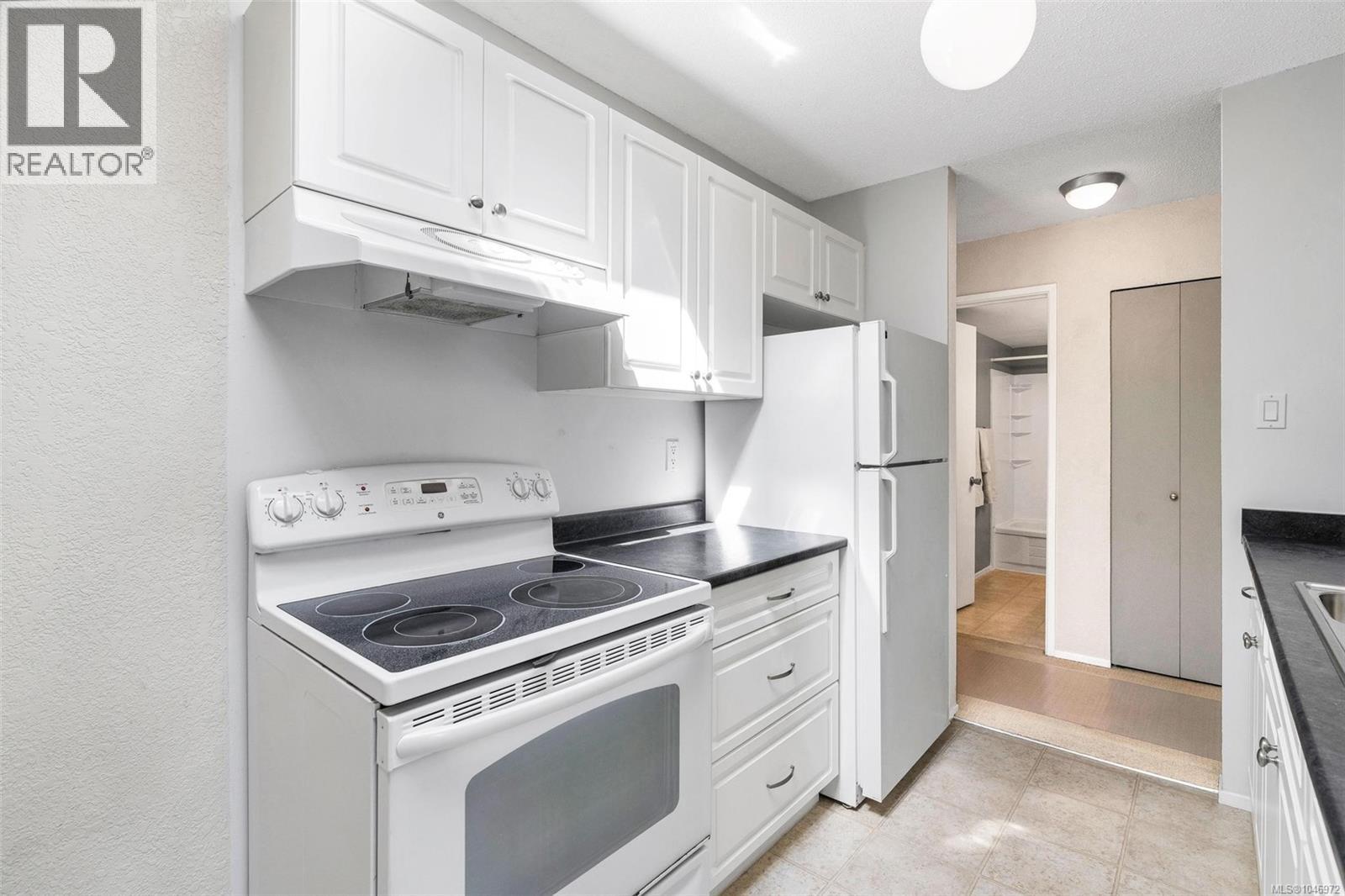 #417 909 Pembroke St - 5