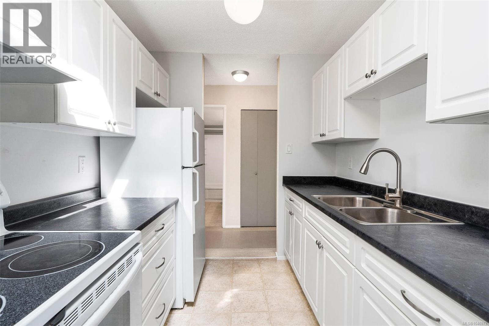 #417 909 Pembroke St - Image 4