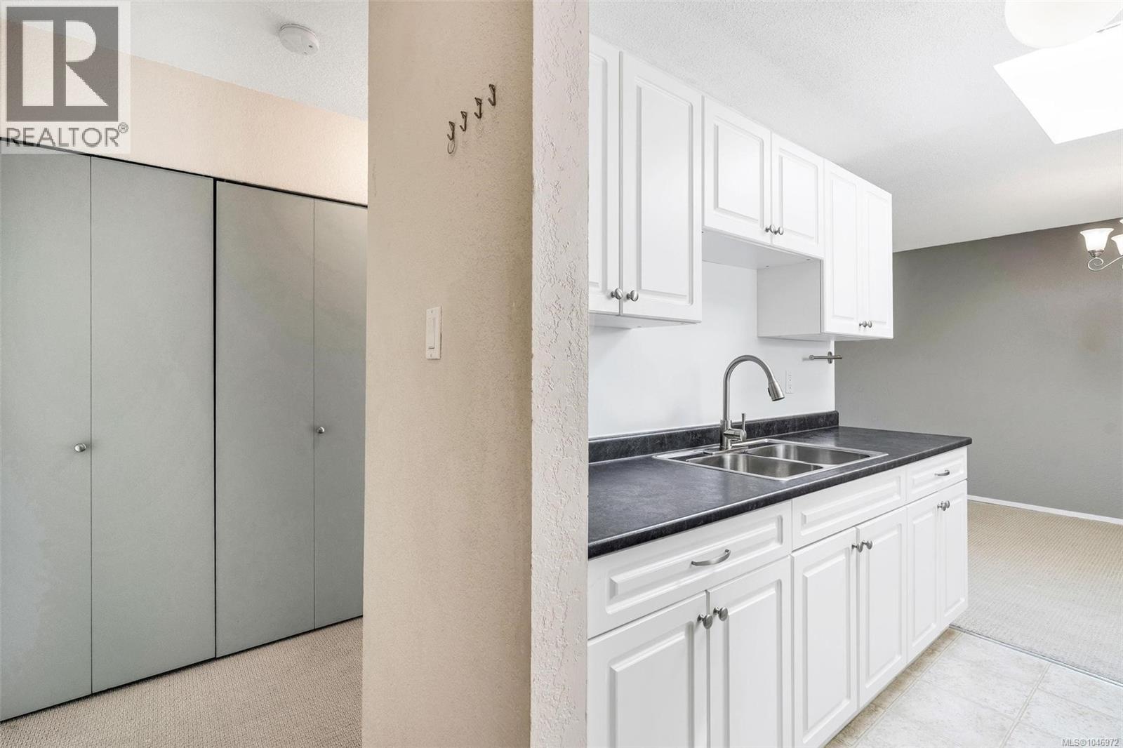 #417 909 Pembroke St - 6