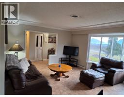 2pc Ensuite bath - 2546 Upper Bench Road, Keremeos, BC V0X1N4 Photo 11