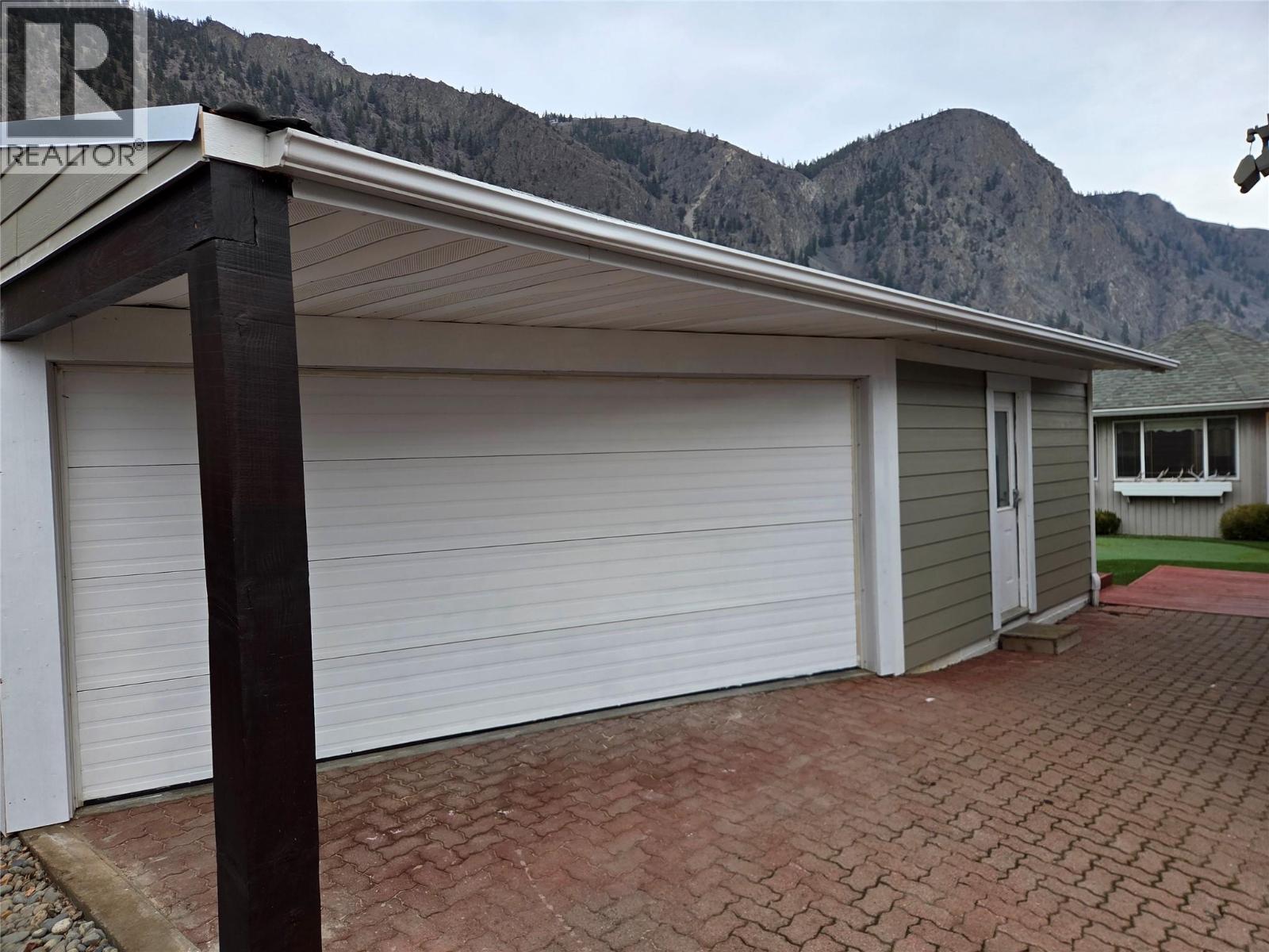 2546 Upper Bench Road, Keremeos