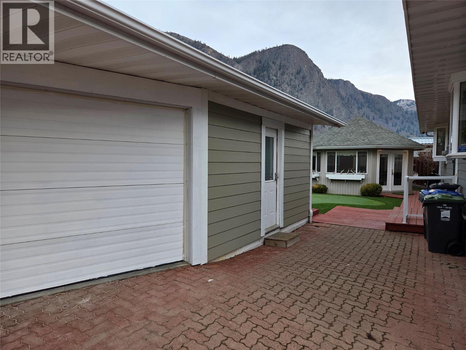 2546 Upper Bench Road, Keremeos