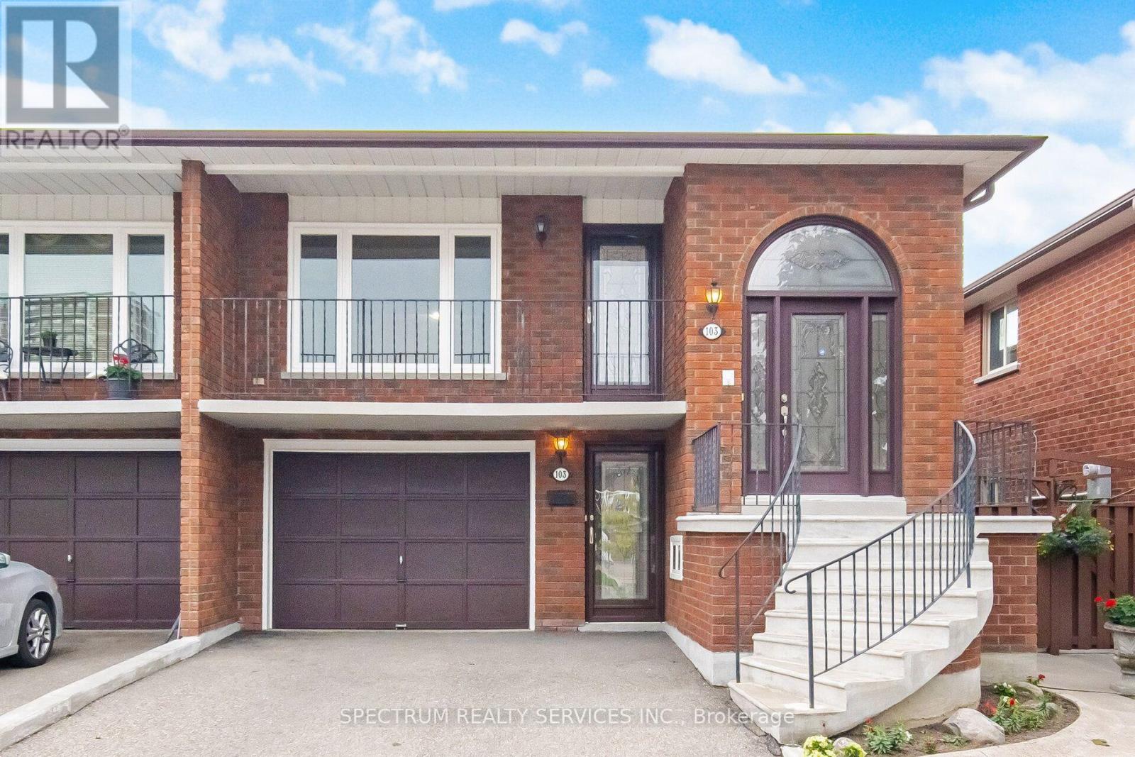 103 JOHN LINDSAY COURT - 1