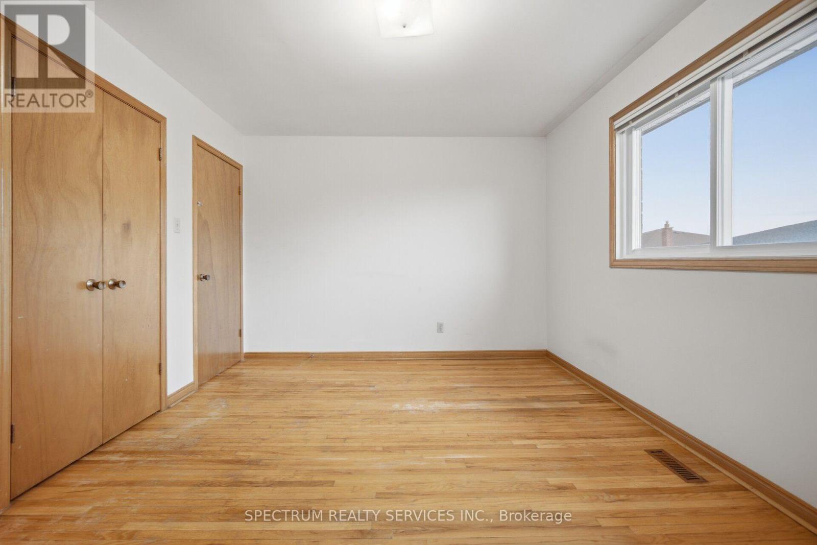 103 JOHN LINDSAY COURT - 27