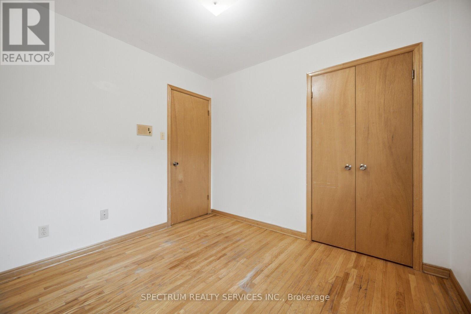 103 JOHN LINDSAY COURT - 28