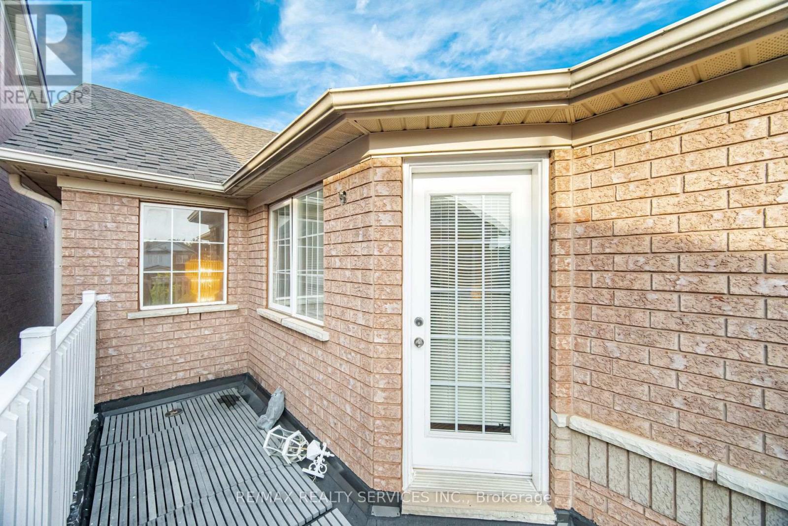 39 LEGEND LANE - Image 32