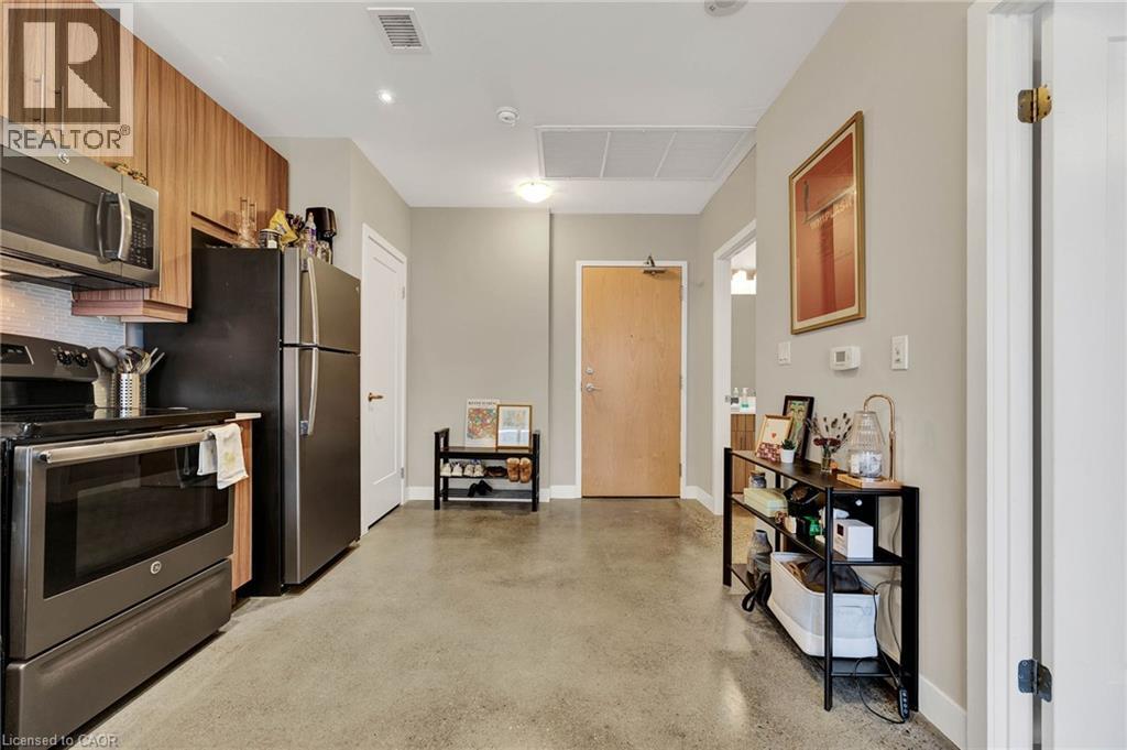 1 VICTORIA Street S Unit# 812 — photo 3