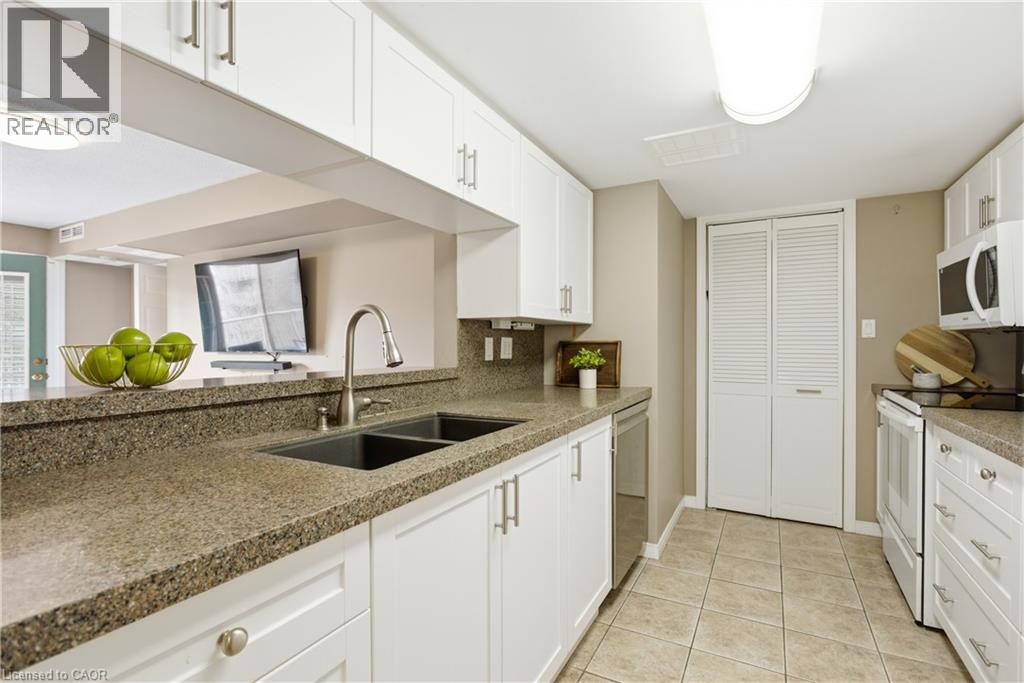 #F304 216 PLAINS Road W - 6