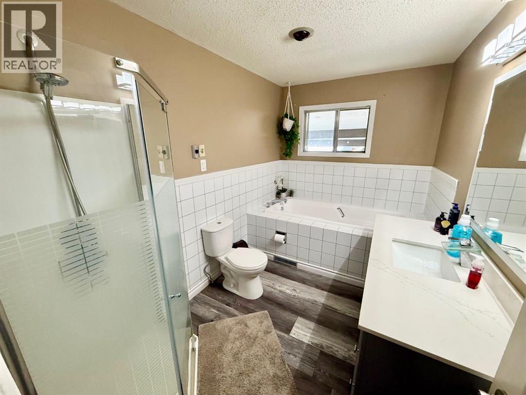 132 SUNWAPTA Drive - Photo 13