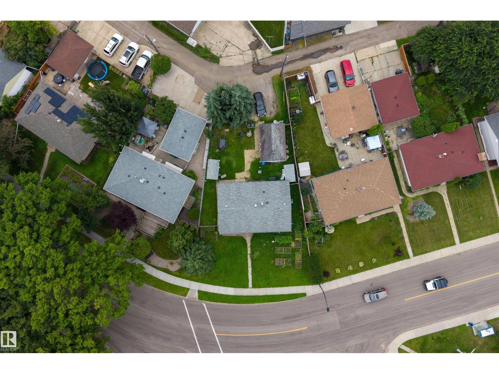 6420 86 Street NW - Photo 43
