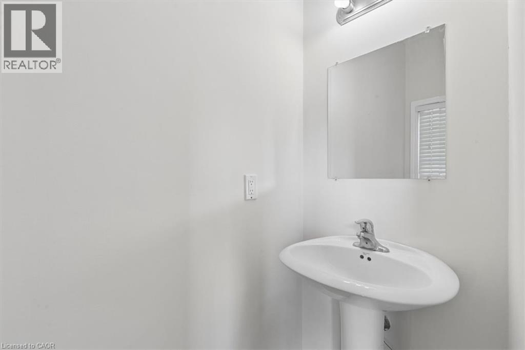 242 MOORLANDS Crescent - Image 6