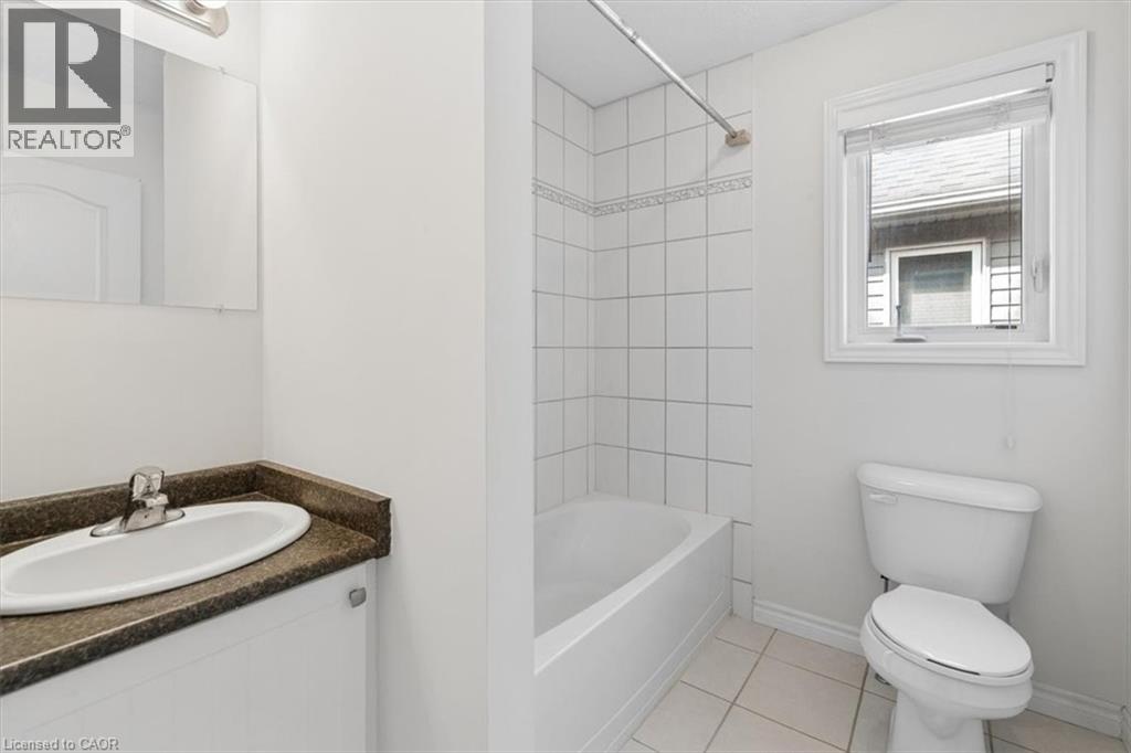242 MOORLANDS Crescent - Image 28
