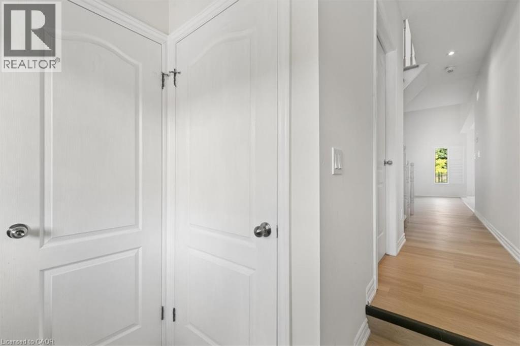 242 MOORLANDS Crescent - Image 5