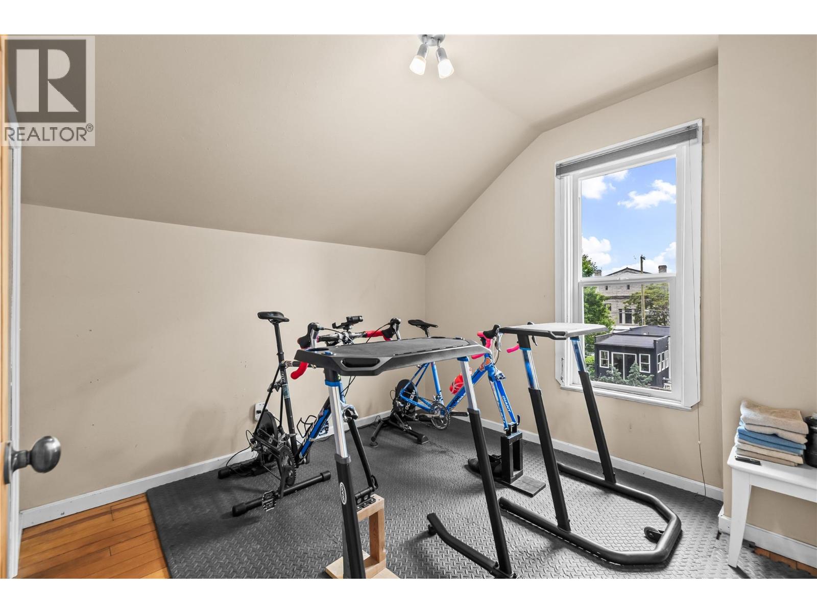 3002 25 Street - Image 35