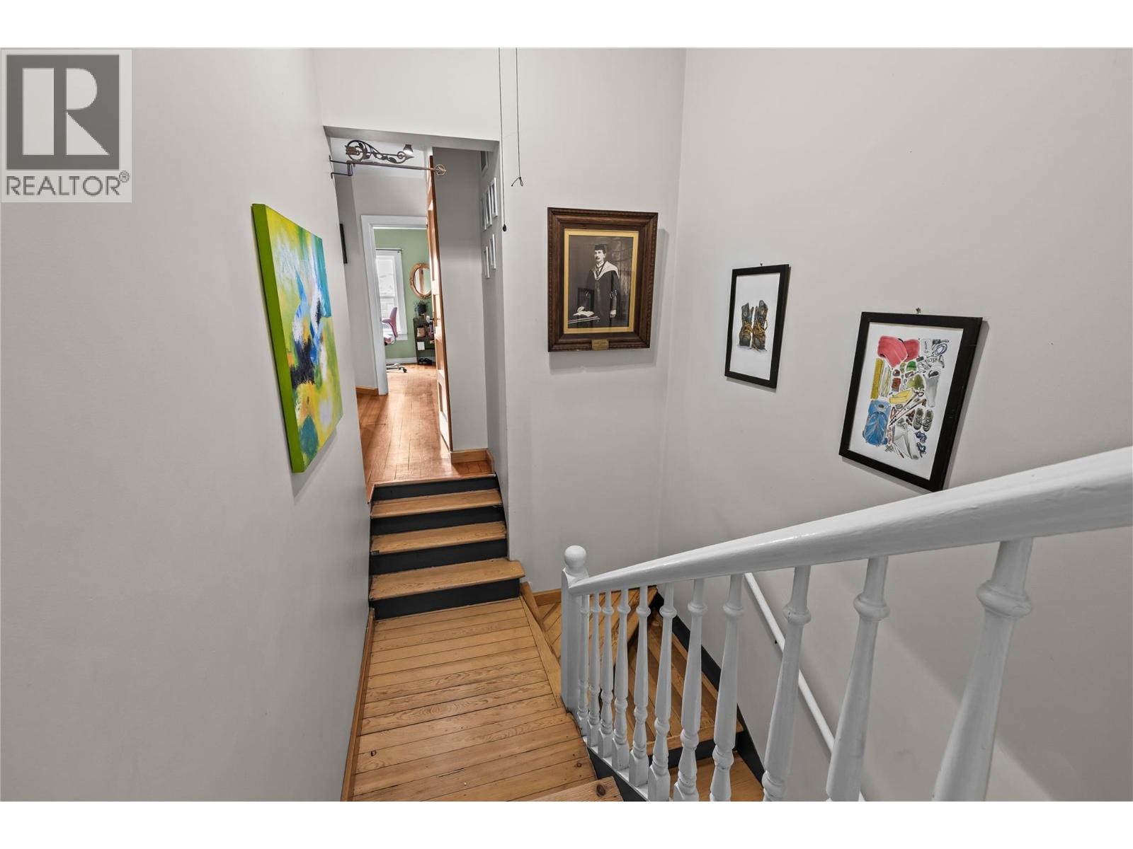 3002 25 Street - 27