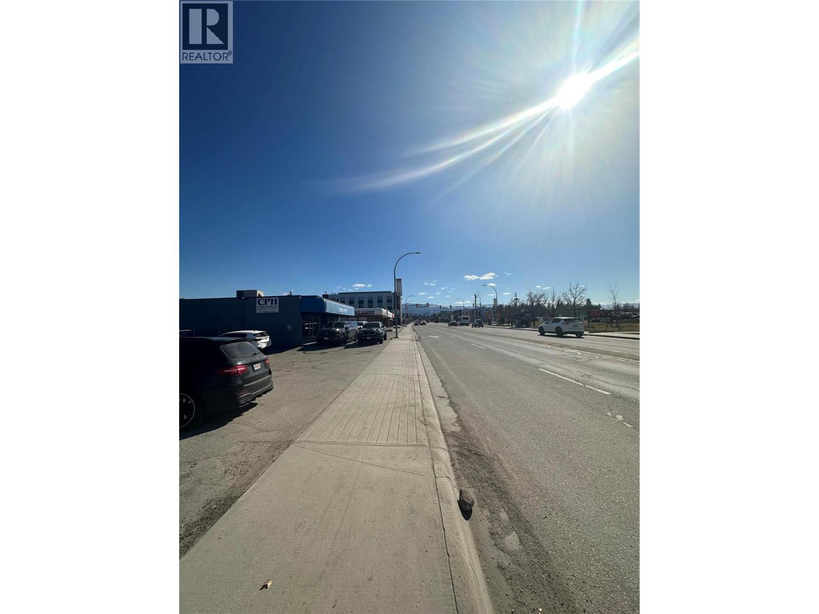 275 Rutland Road N - 3