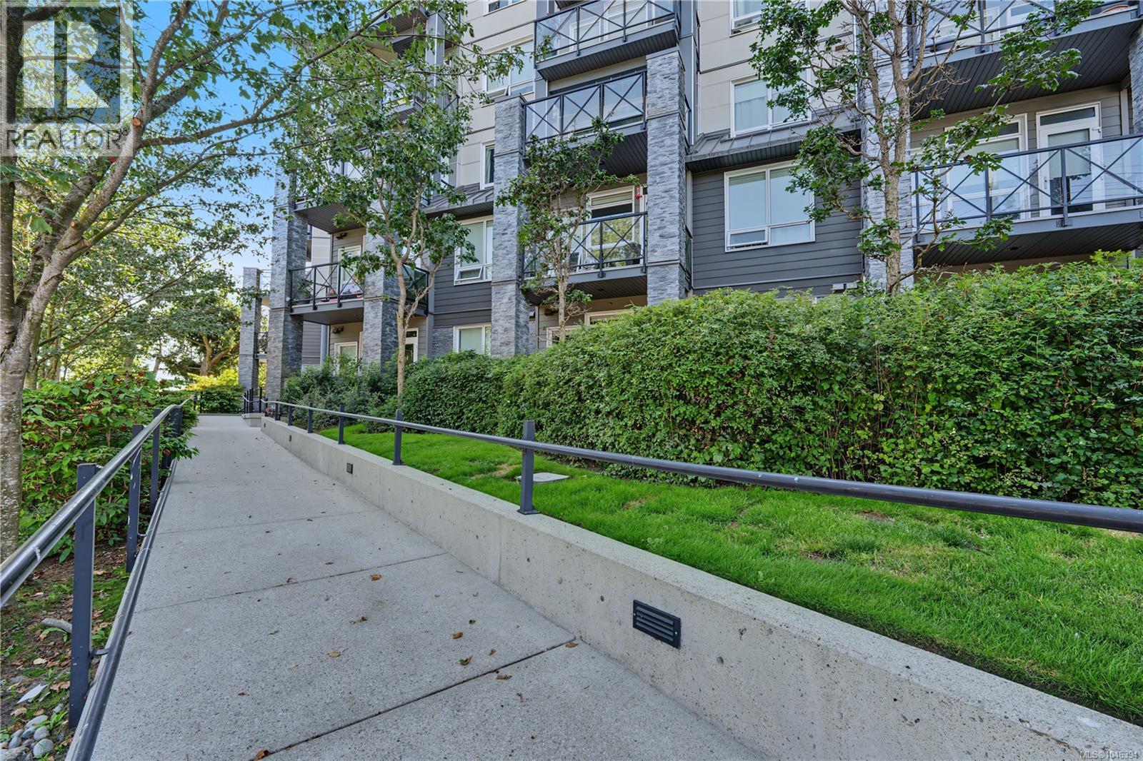 #109 924 Esquimalt Rd - Image 32