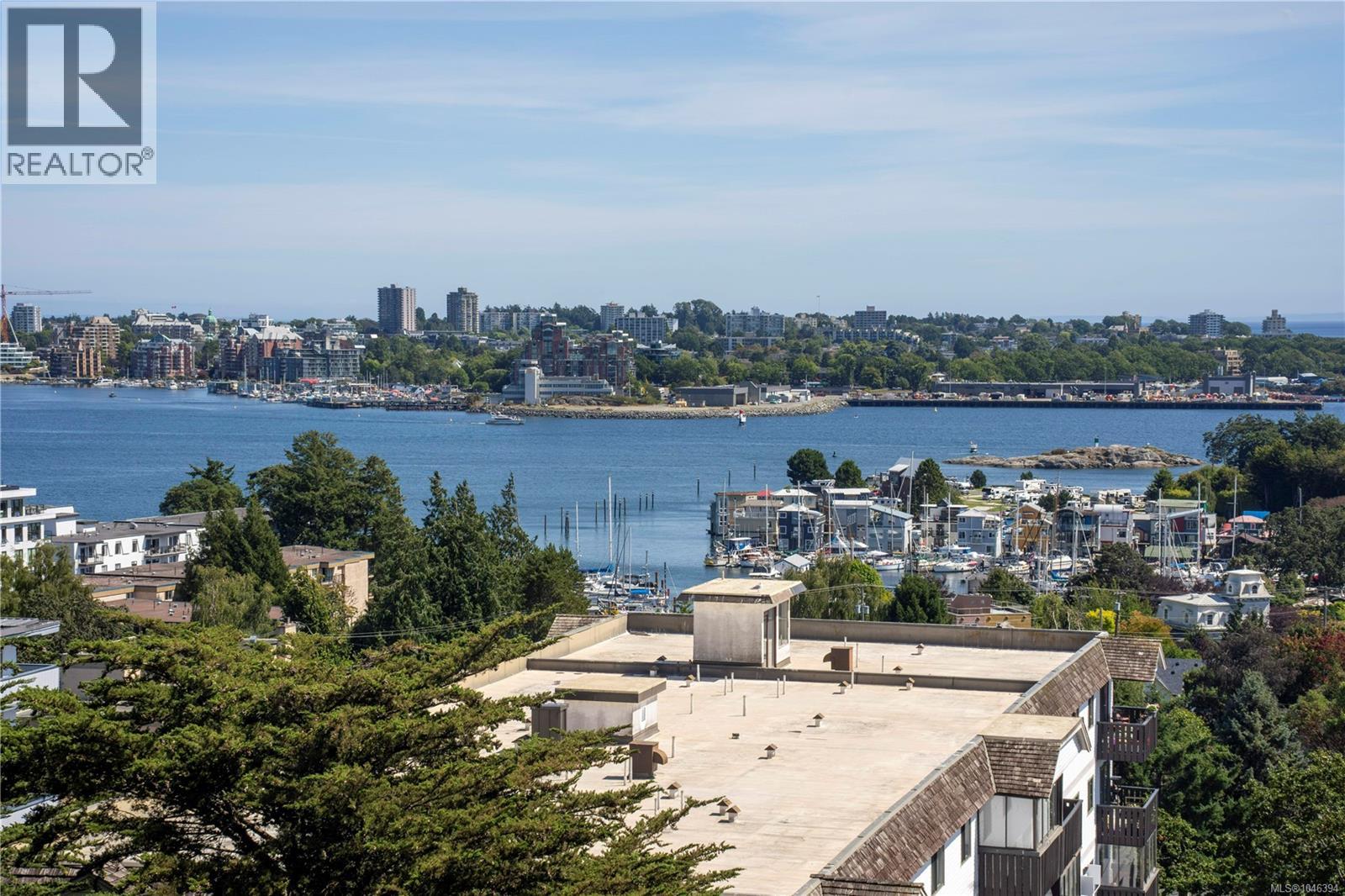 #109 924 Esquimalt Rd - 34