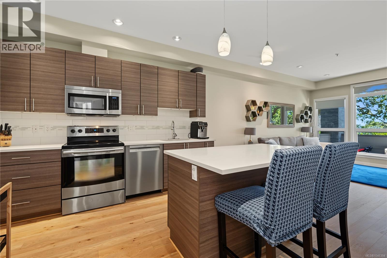 #109 924 Esquimalt Rd - 5