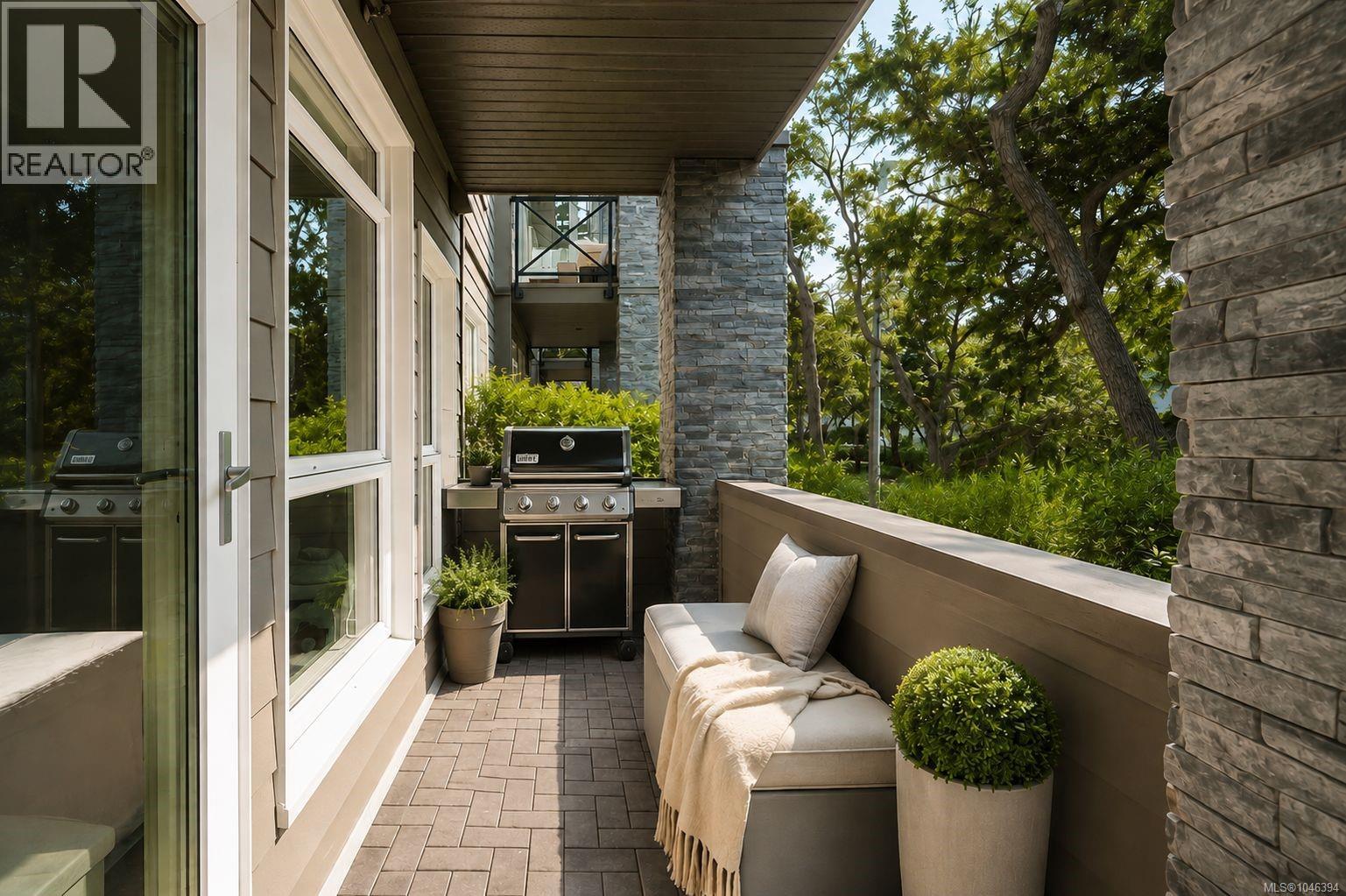 #109 924 Esquimalt Rd - Image 6