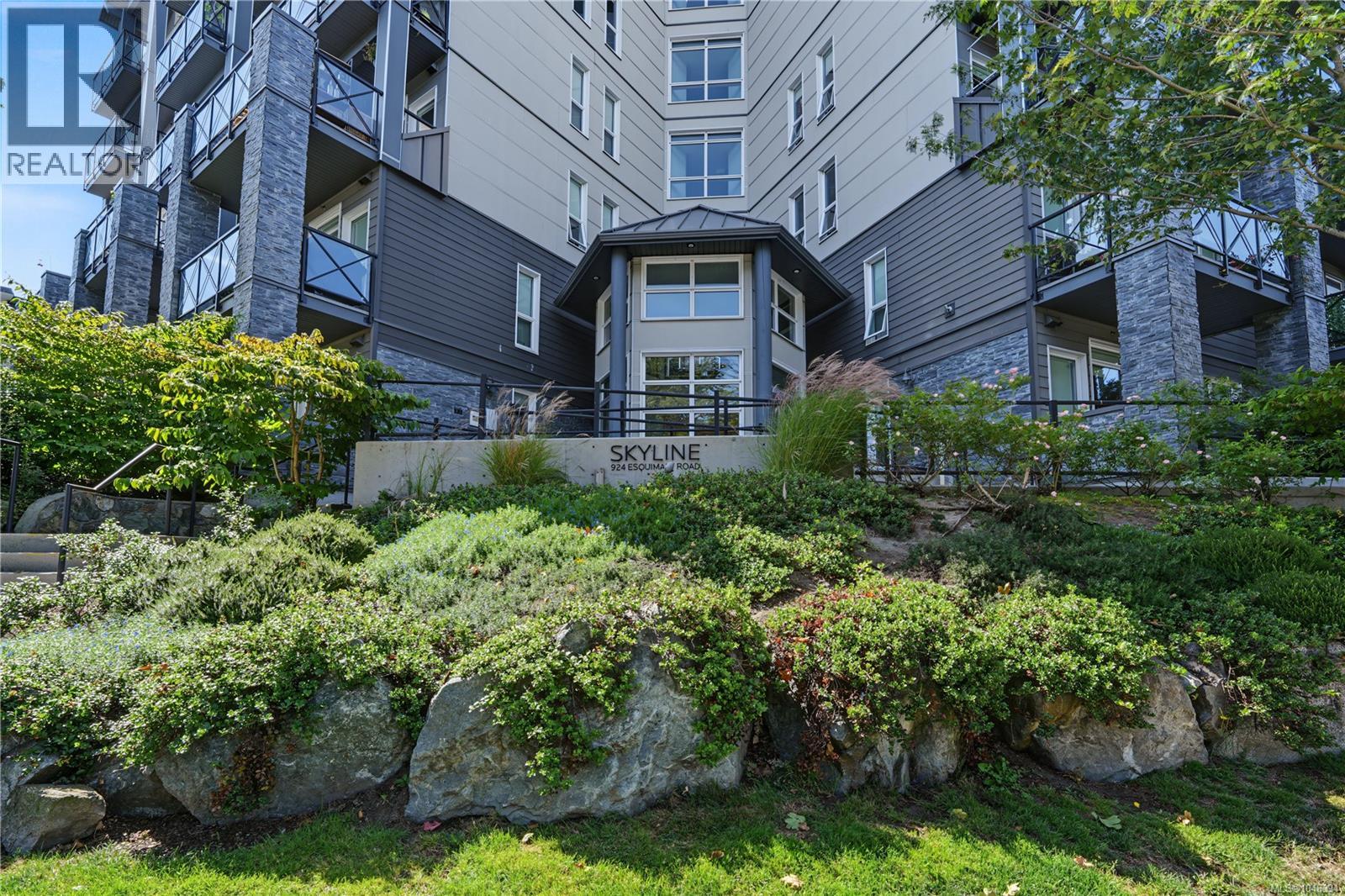 #109 924 Esquimalt Rd - 31