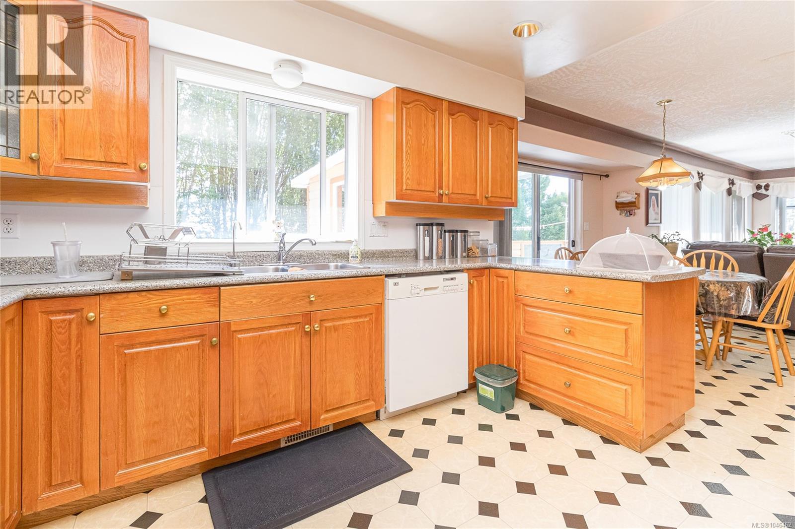 897 Maltwood Terr - Image 12