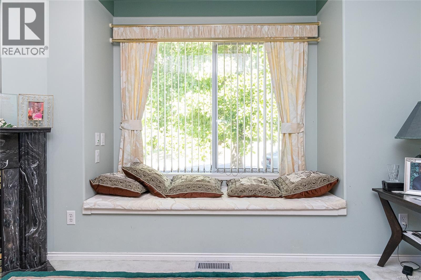 897 Maltwood Terr - Image 34