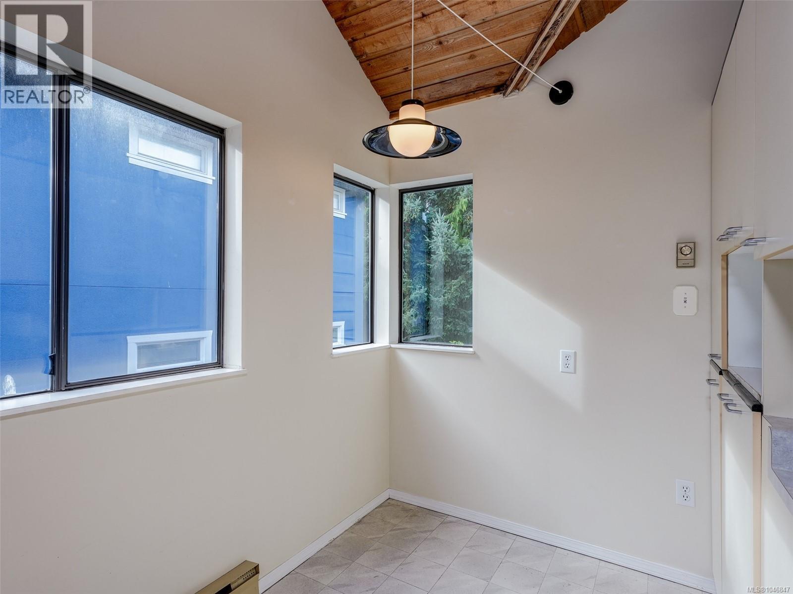 111 Michigan St - Image 11