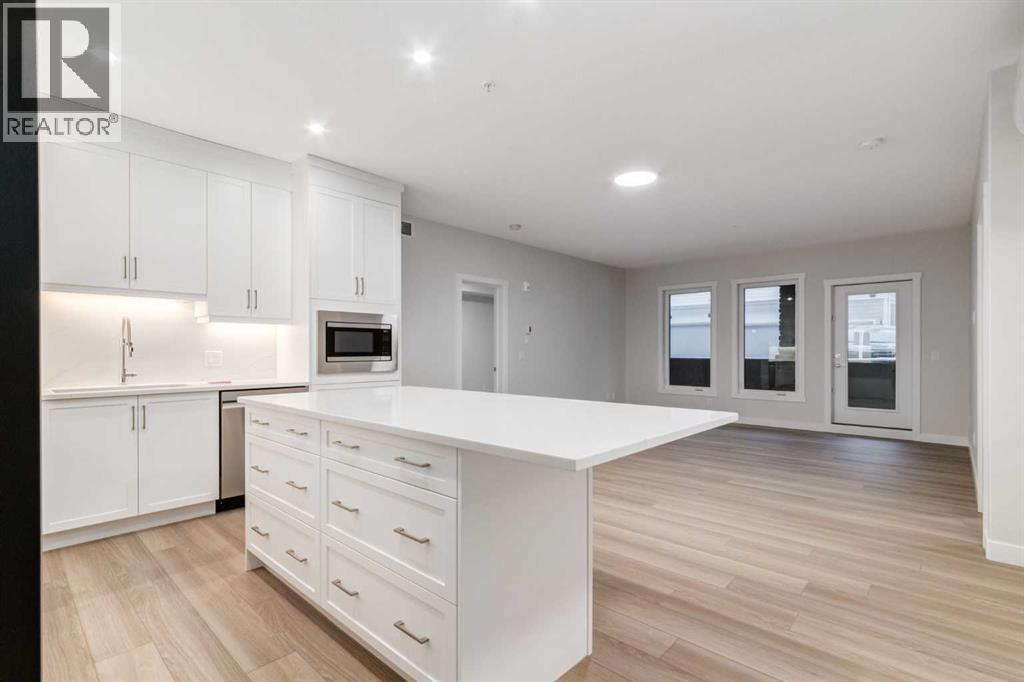 #2113 2117 81 Street SW - 10