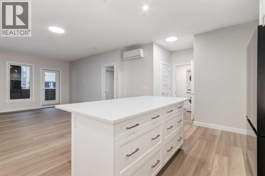 #2113 2117 81 Street SW - 7