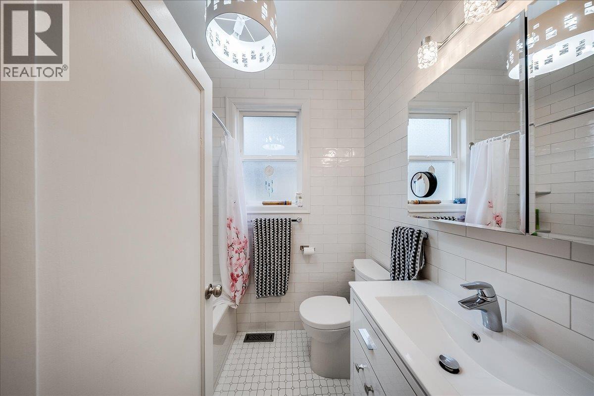 2081 Second Avenue - Image 19