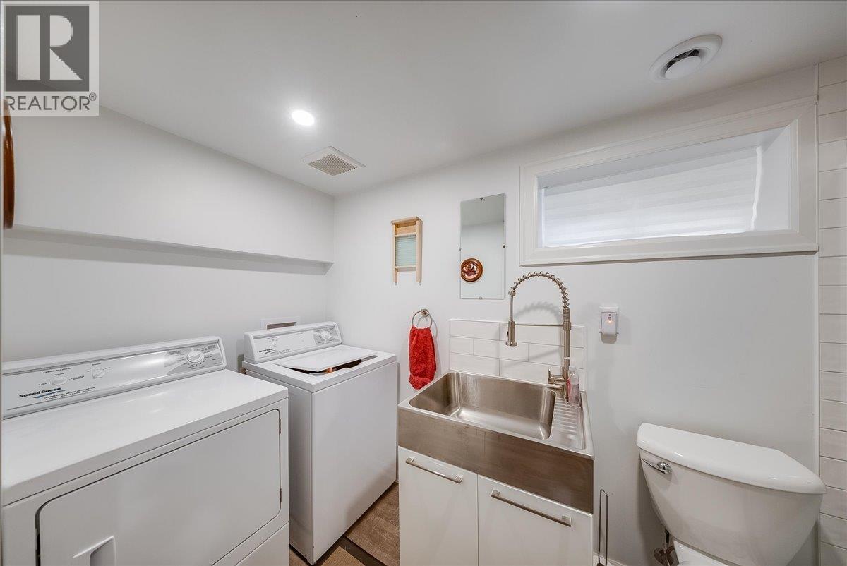 2081 Second Avenue - 24