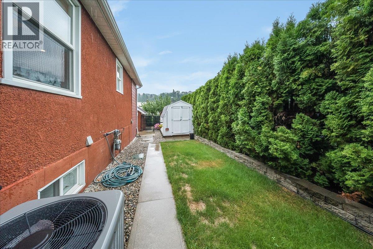 2081 Second Avenue - Image 35