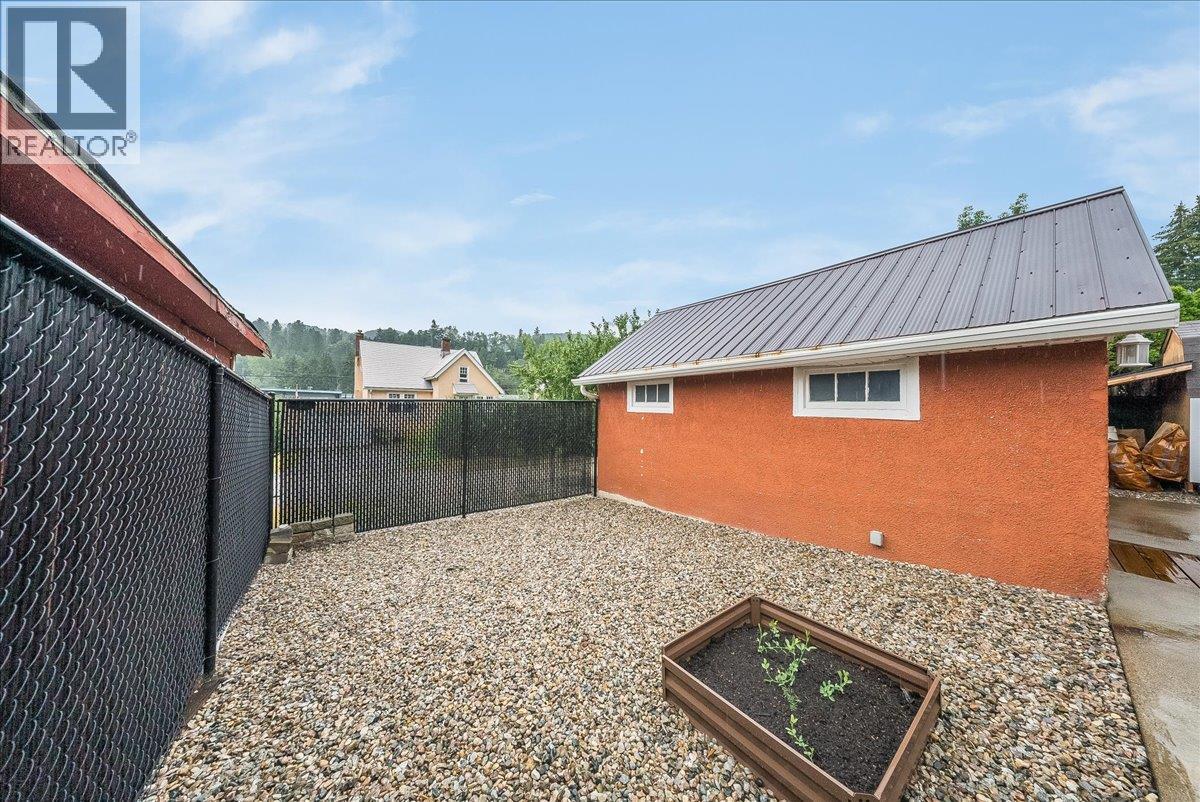 2081 Second Avenue - Image 39