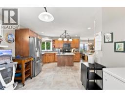 Primary Bedroom - 1373 Copperhead Drive, Kamloops, BC V2E2T4 Photo 7