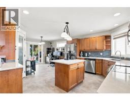 Kitchen - 1373 Copperhead Drive, Kamloops, BC V2E2T4 Photo 9