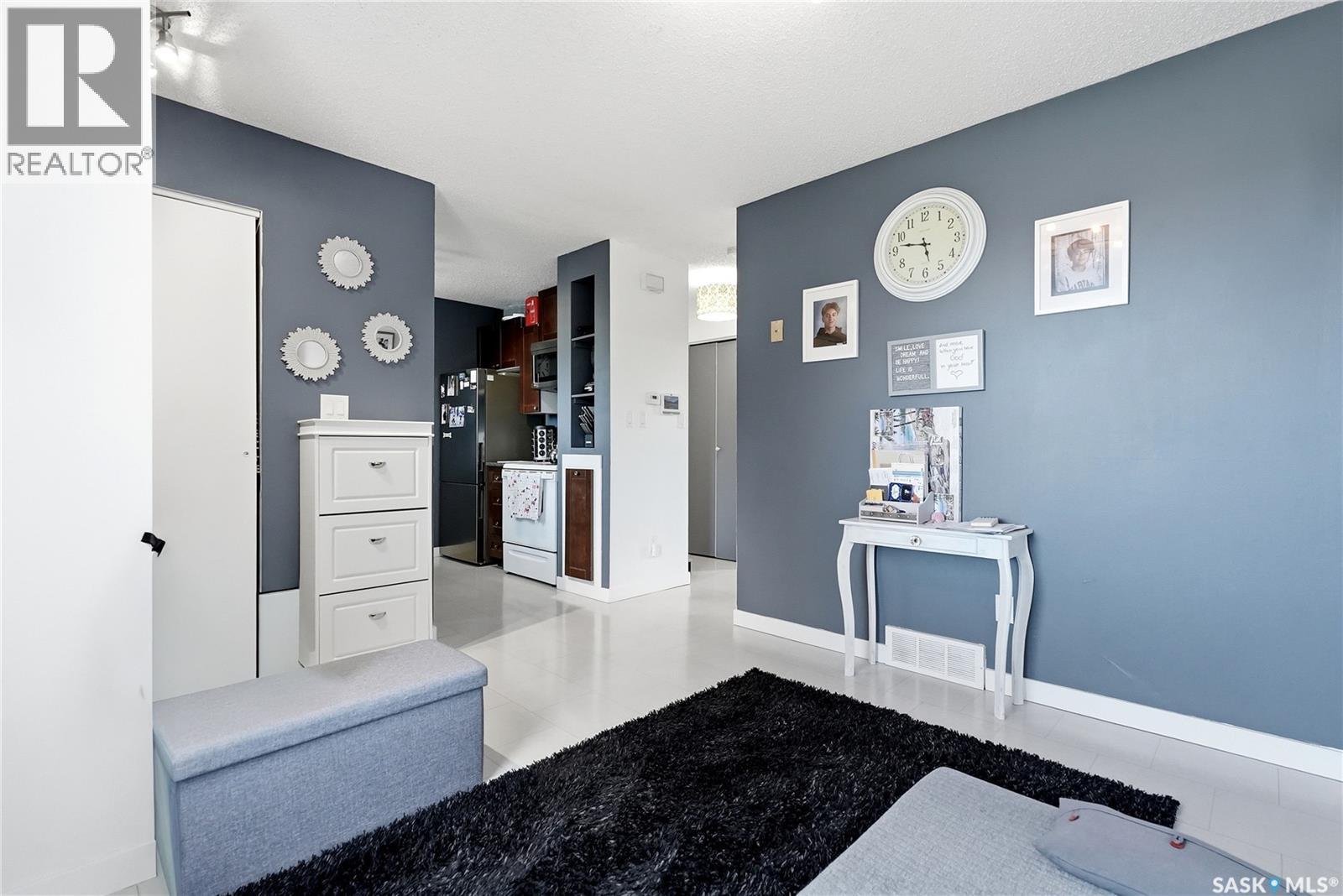 468 Berini DRIVE - Image 12