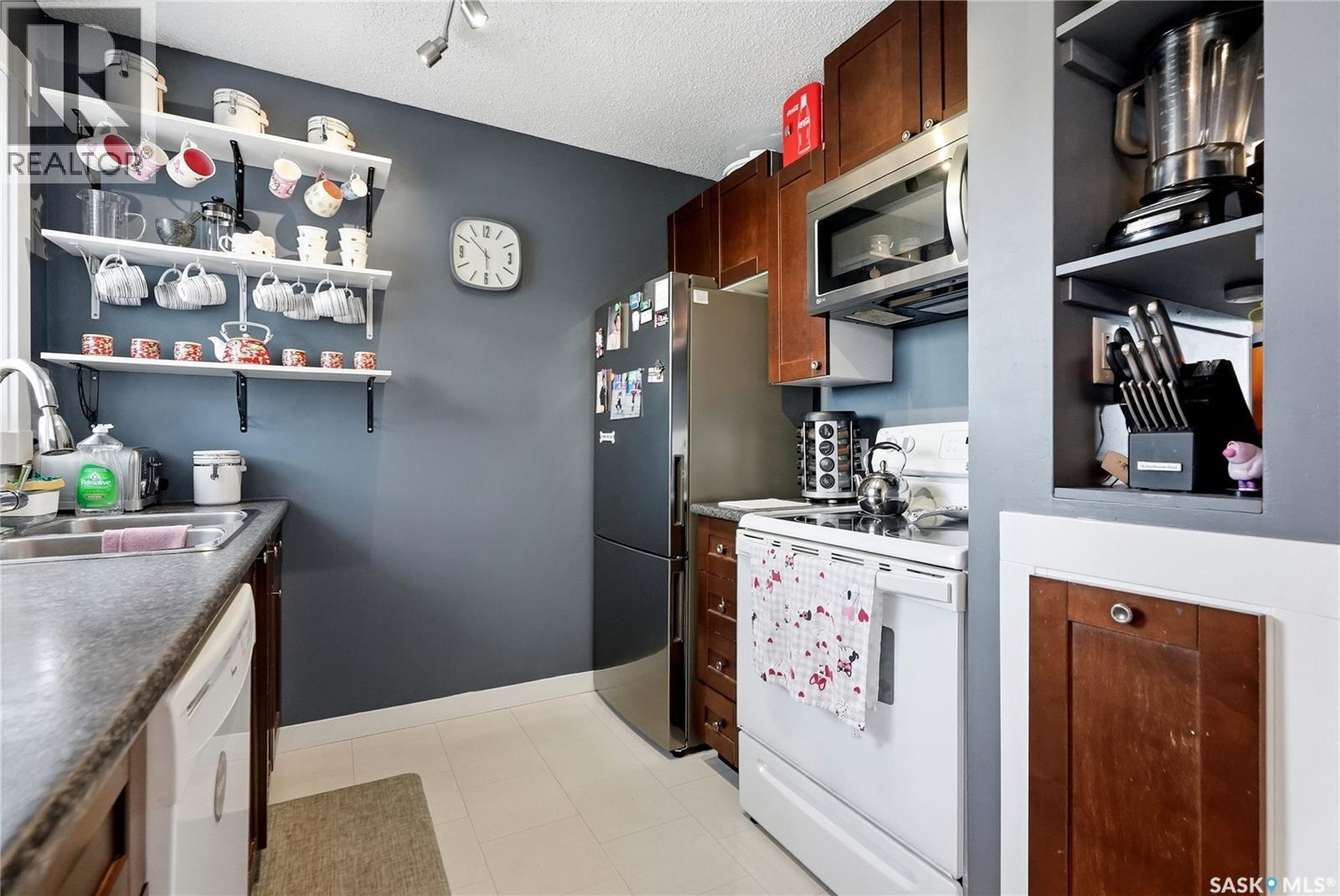 468 Berini DRIVE - Image 6