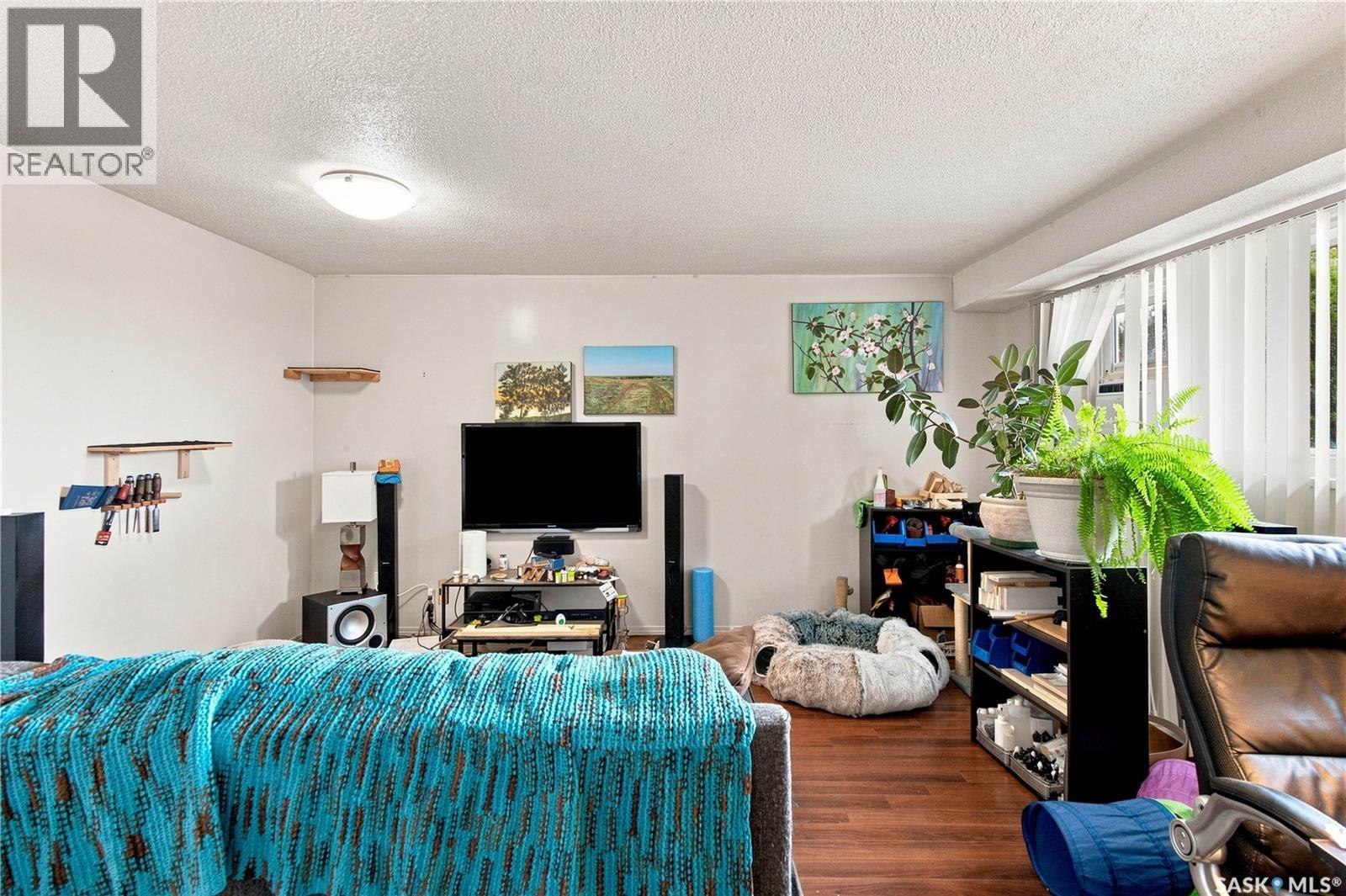 7110-7112 Dewdney AVENUE - 18
