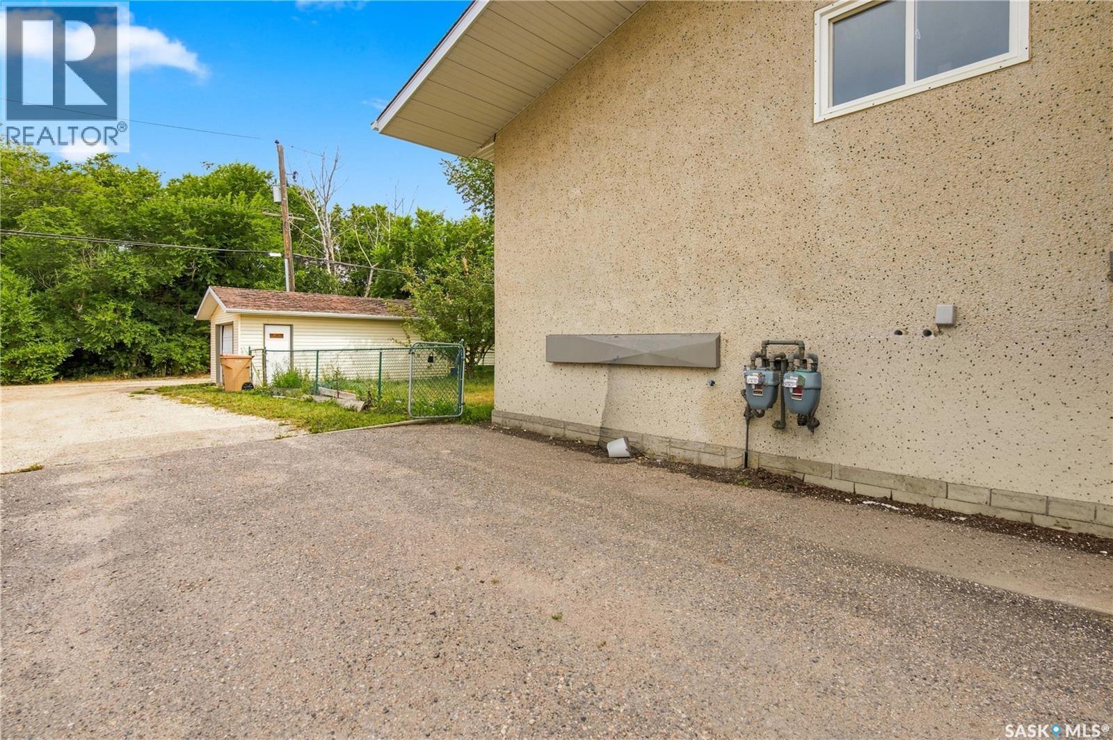 7110-7112 Dewdney AVENUE - Image 43