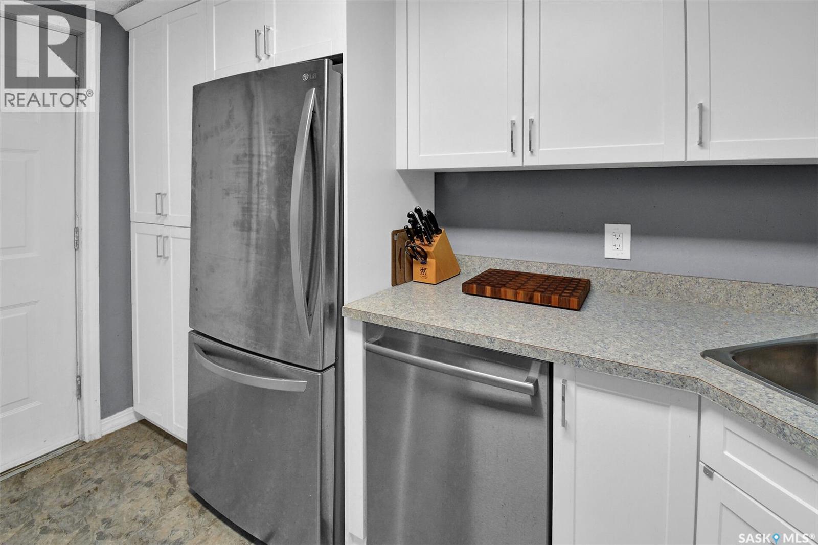 310 J AVENUE N - Image 13