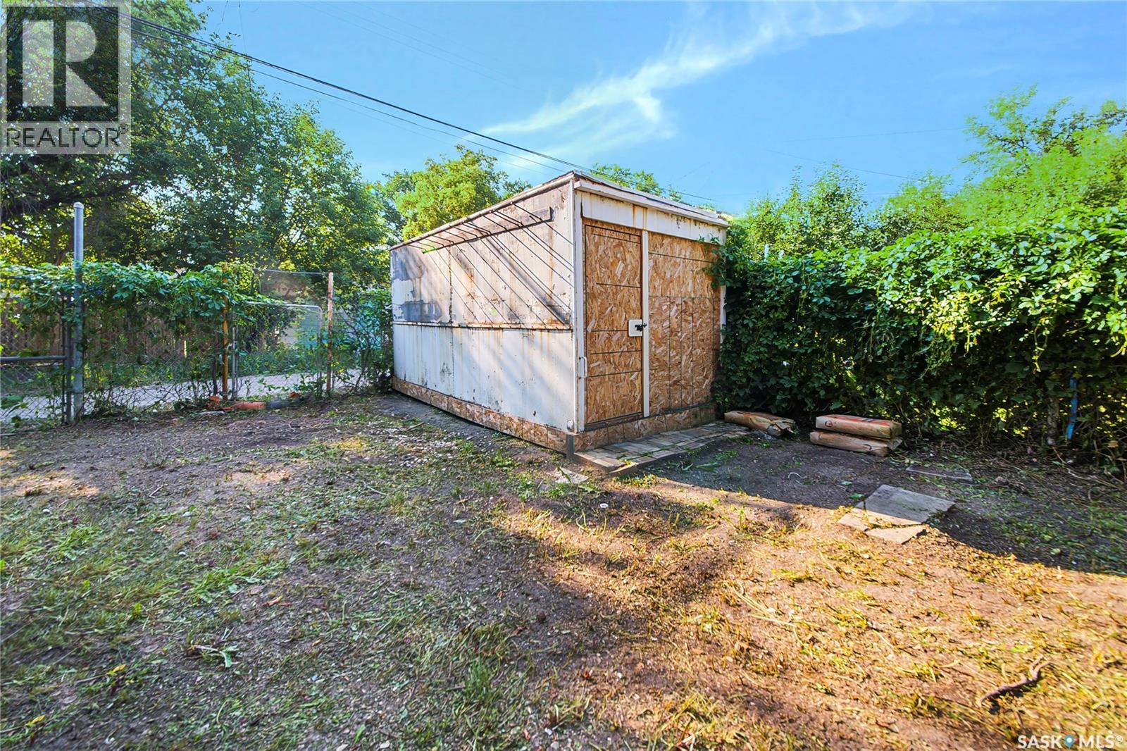 451 R AVENUE S - 41
