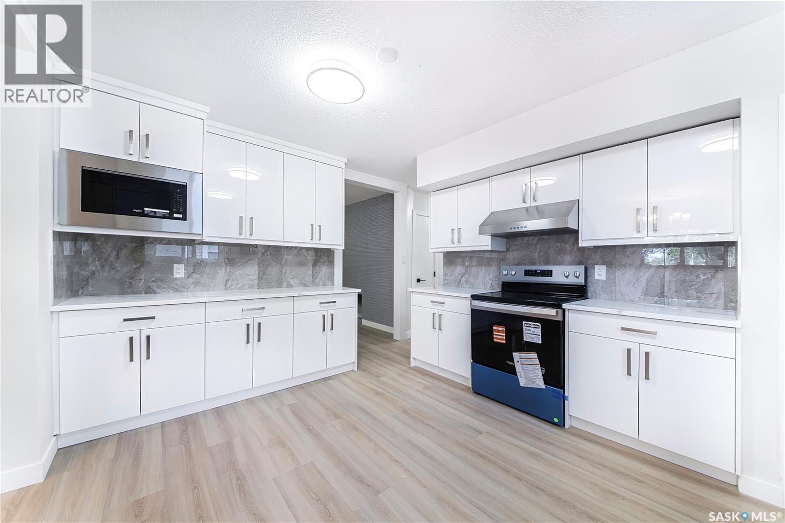 451 R AVENUE S - Image 8