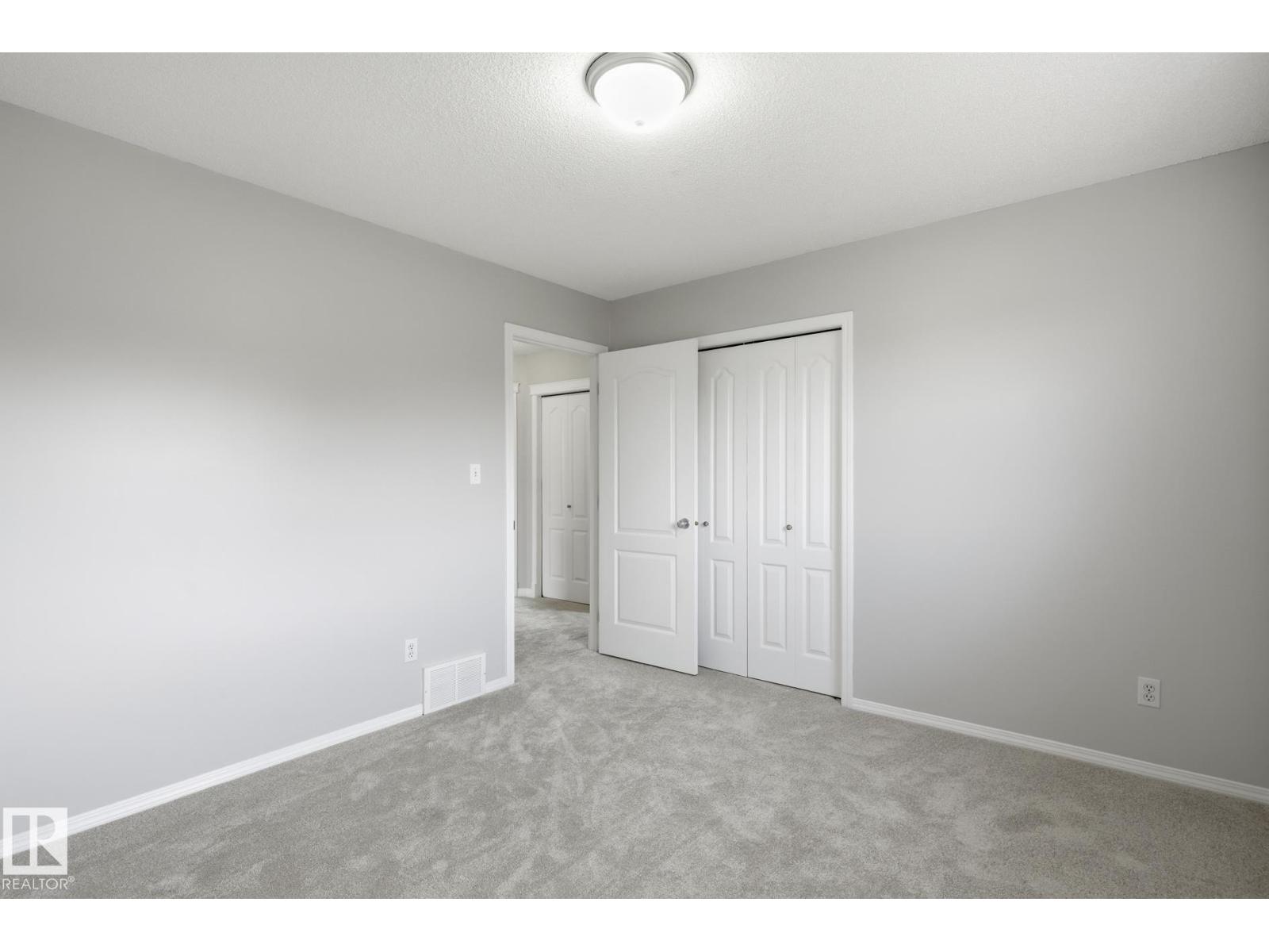 10719 8 AV SW - Image 21