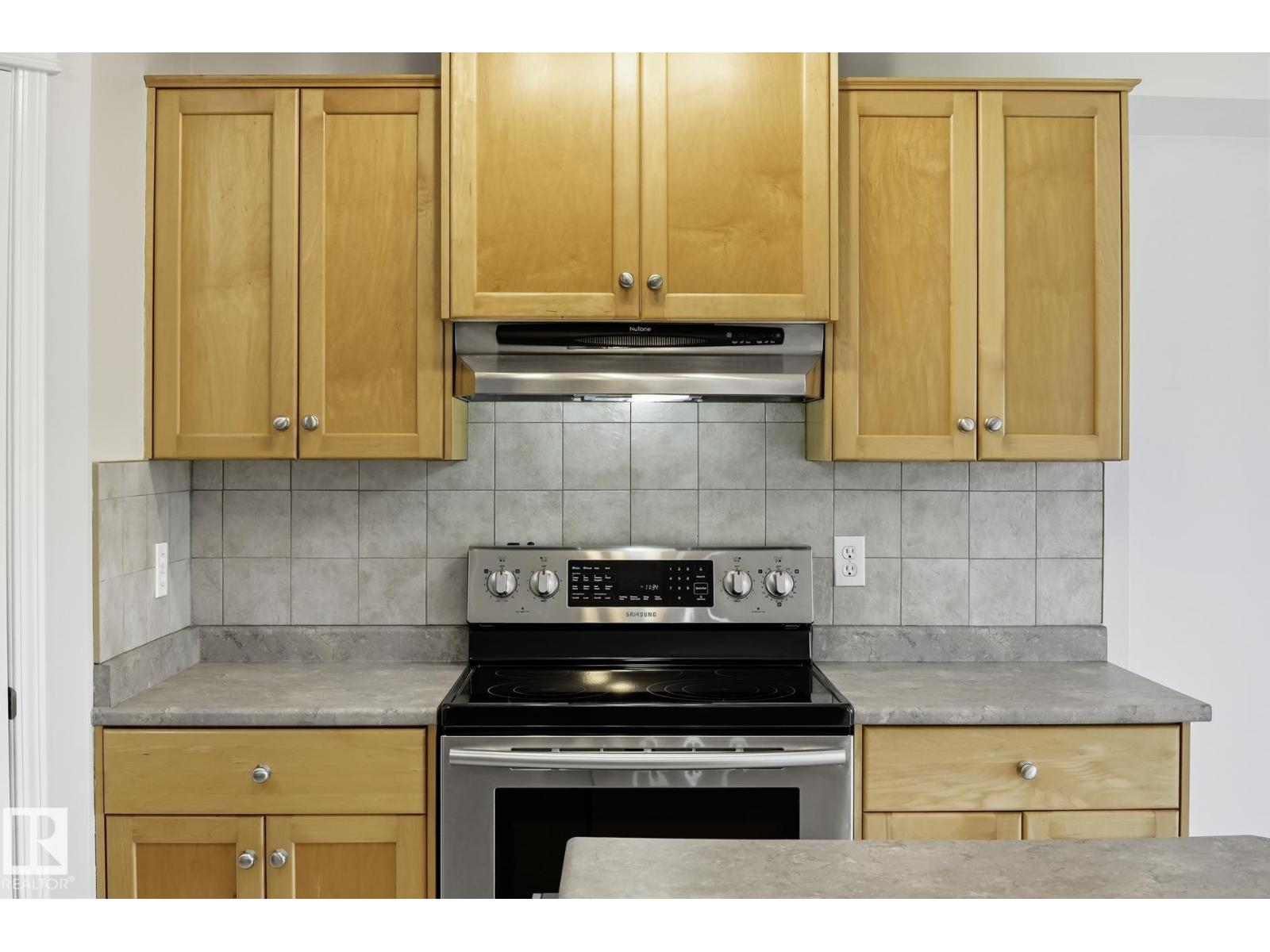 10719 8 AV SW - 5