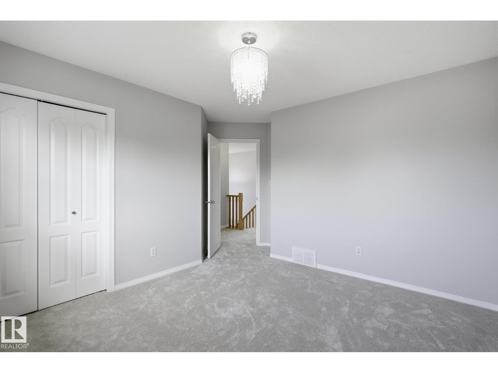 10719 8 AV SW - Image 19
