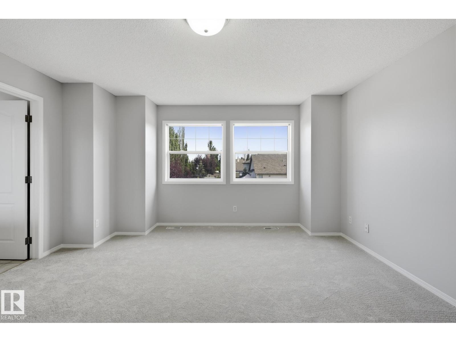 10719 8 AV SW - Image 15