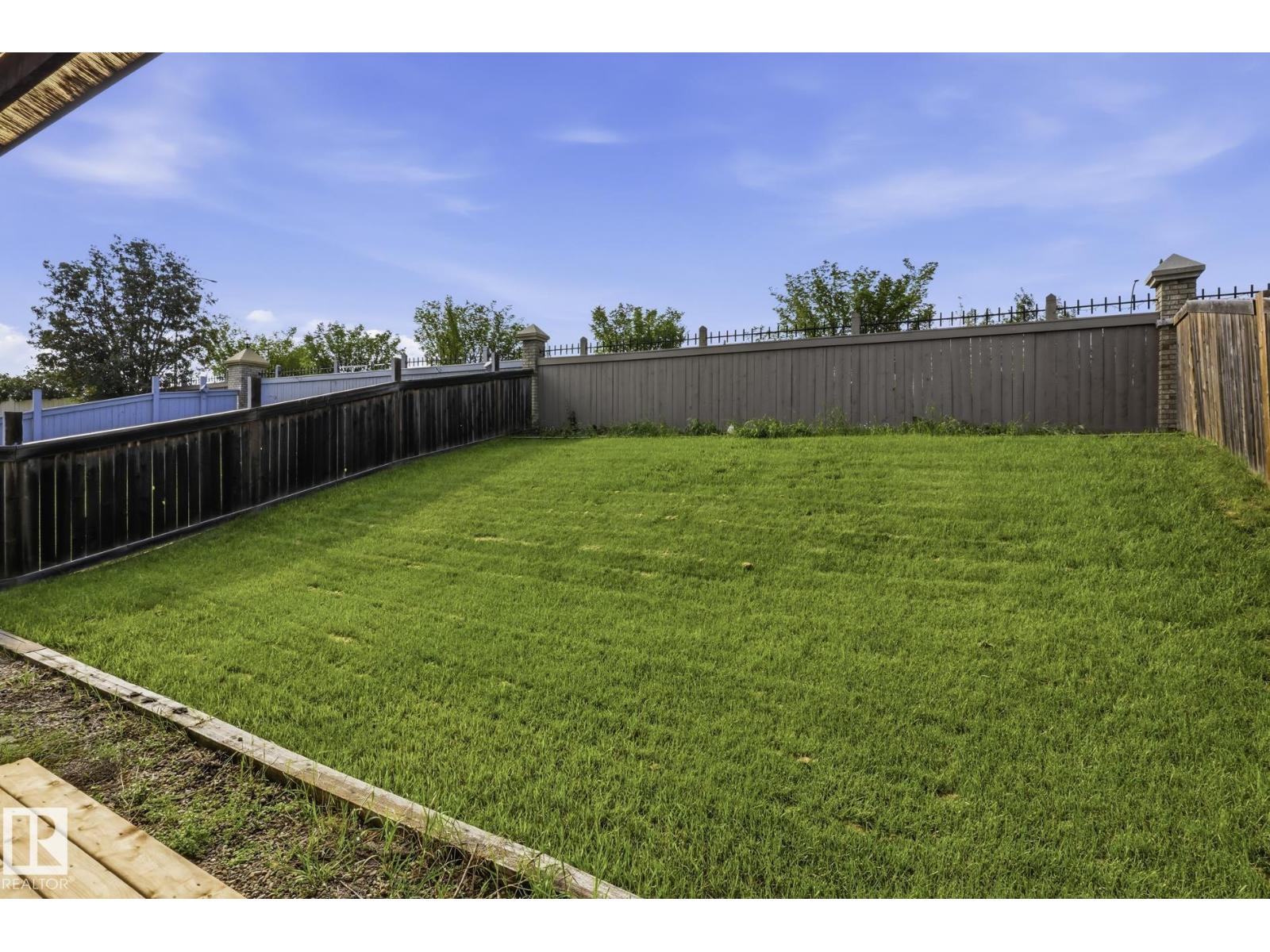 10719 8 AV SW - 27