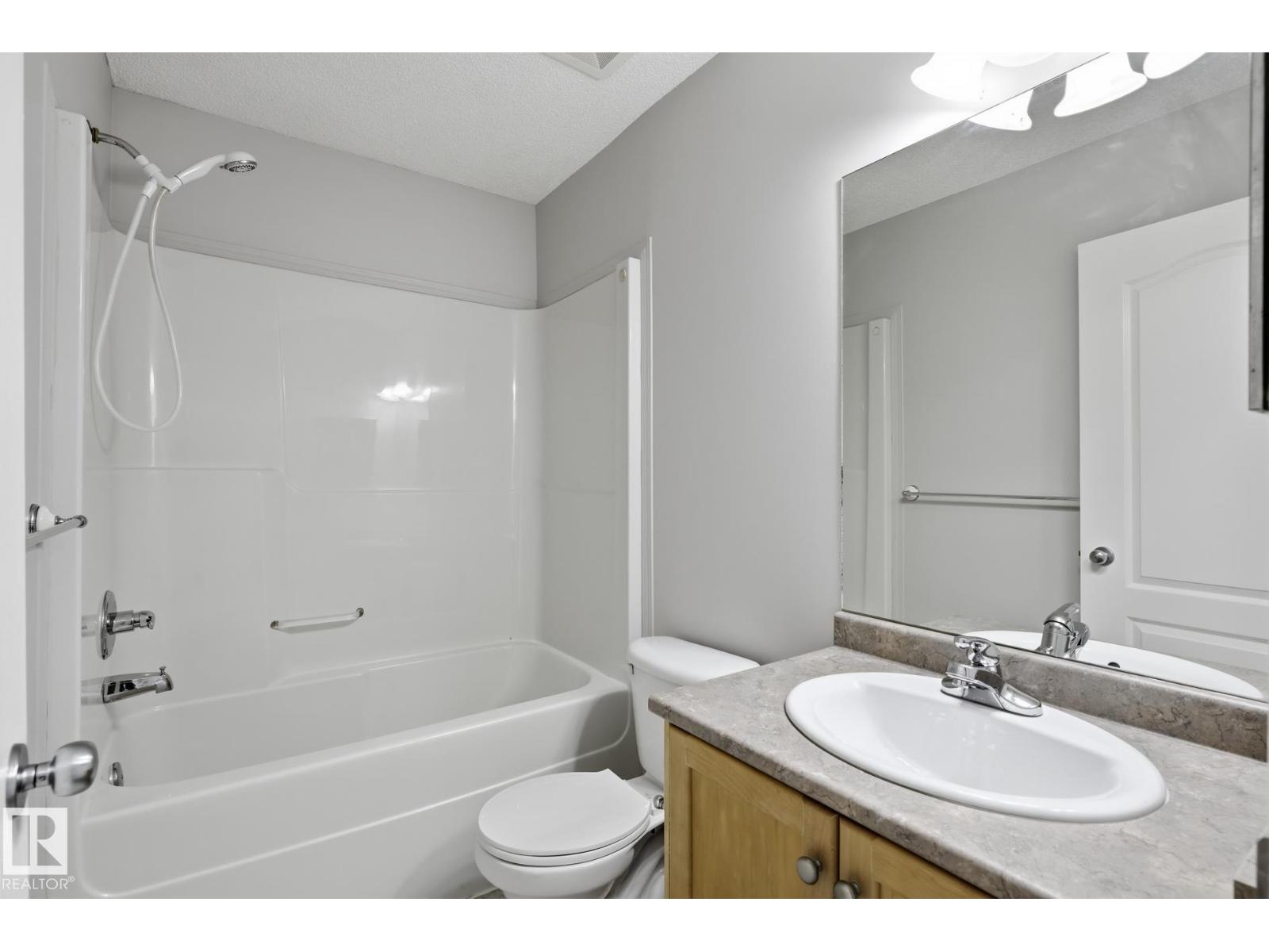 10719 8 AV SW - Image 22